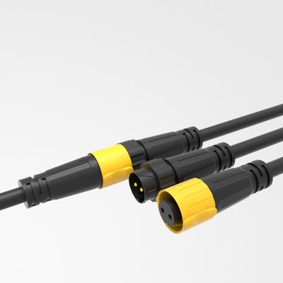 Zelfvergrendelende waterdichte gegevensconnector IP67 gemeten voor 250VAC Mannelijke Vrouwelijke Connector